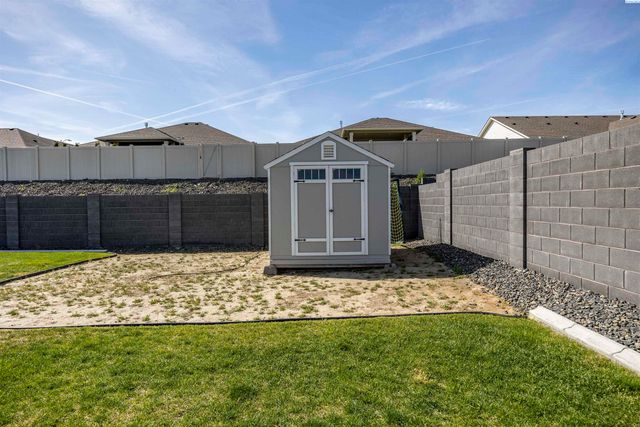 7037 W 35th Ave, Kennewick, WA 99338