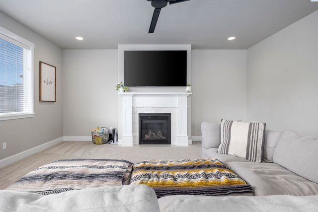 7037 W 35th Ave, Kennewick, WA 99338
