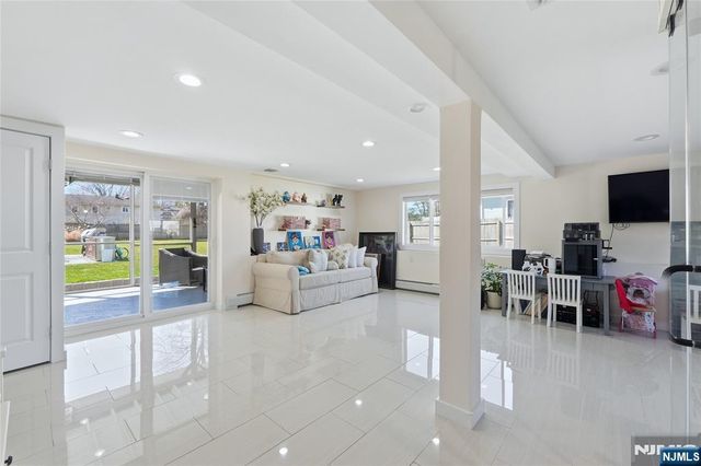 100 Blanch Avenue, Closter, NJ 07624