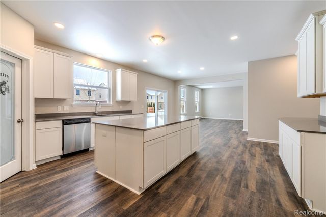 49407 Katelynn, Utica, MI 48317