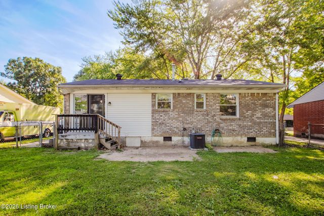 8805 Maplecreek Dr, Louisville, KY 40219