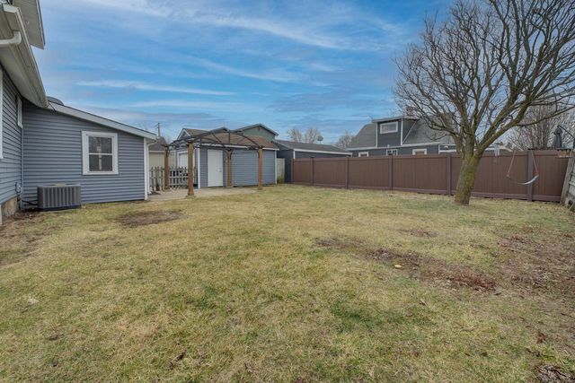 747 Thomas Street, Janesville, WI 53545