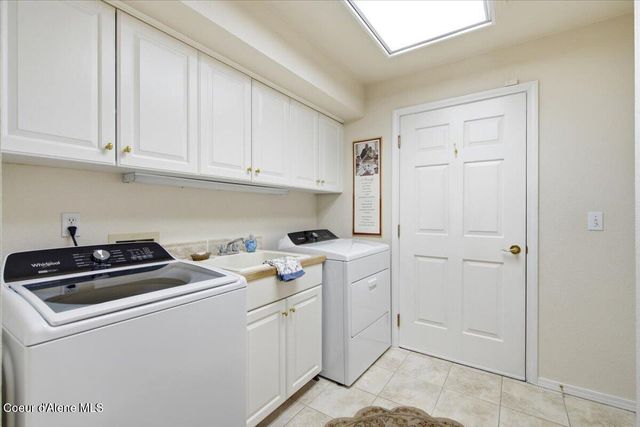 7255 N Colfax ST, Dalton Gardens, ID 83815