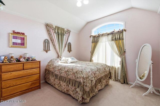7255 N Colfax ST, Dalton Gardens, ID 83815