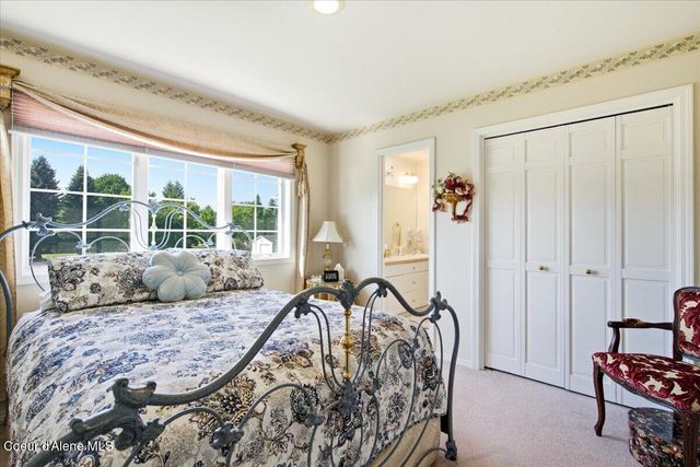 7255 N Colfax ST, Dalton Gardens, ID 83815