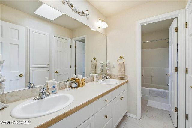 7255 N Colfax ST, Dalton Gardens, ID 83815