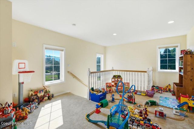 7255 N Colfax ST, Dalton Gardens, ID 83815