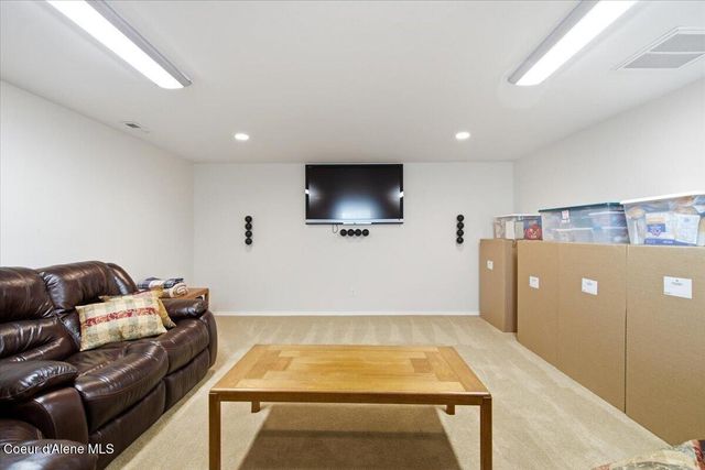 7255 N Colfax ST, Dalton Gardens, ID 83815