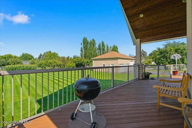 7255 N Colfax ST, Dalton Gardens, ID 83815