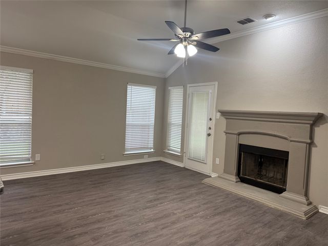924 Marist Drive, Fort Worth, TX 76120