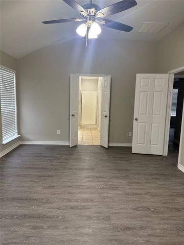 924 Marist Drive, Fort Worth, TX 76120