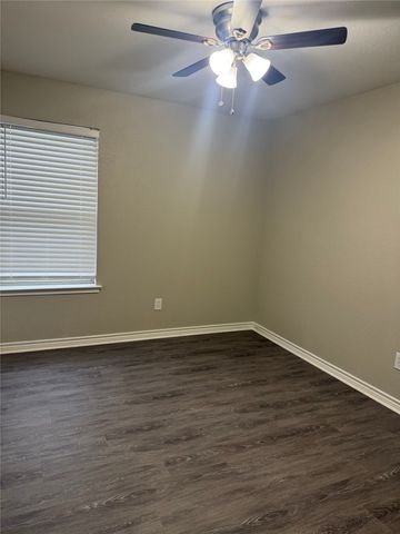 924 Marist Drive, Fort Worth, TX 76120