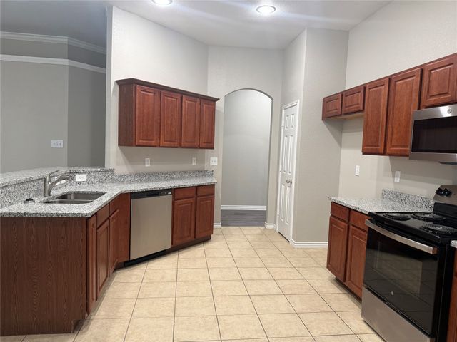 924 Marist Drive, Fort Worth, TX 76120
