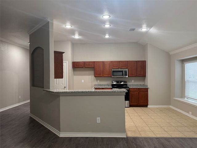 924 Marist Drive, Fort Worth, TX 76120