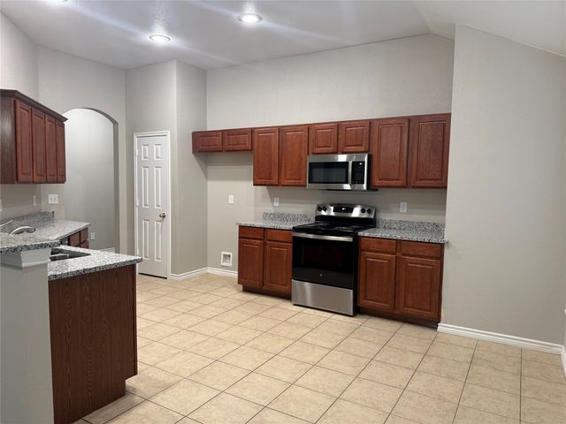 924 Marist Drive, Fort Worth, TX 76120