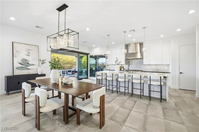 10 Camino La Venta Court, Henderson, NV 89011