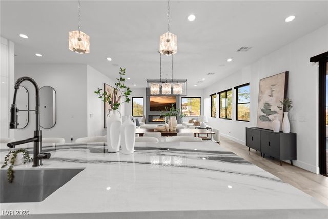 10 Camino La Venta Court, Henderson, NV 89011