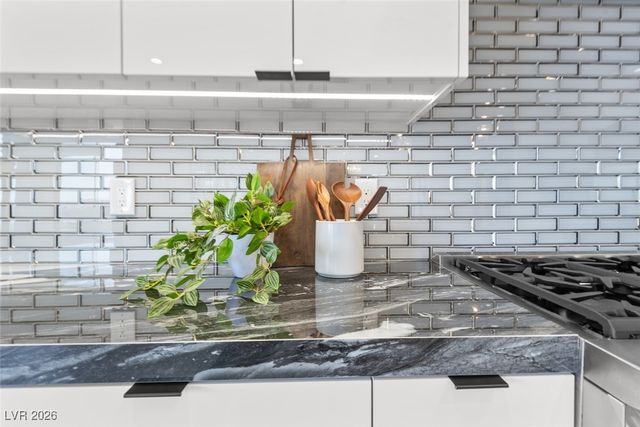 10 Camino La Venta Court, Henderson, NV 89011