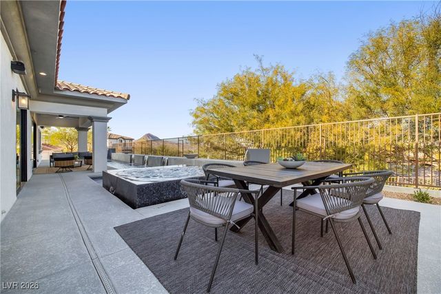 10 Camino La Venta Court, Henderson, NV 89011