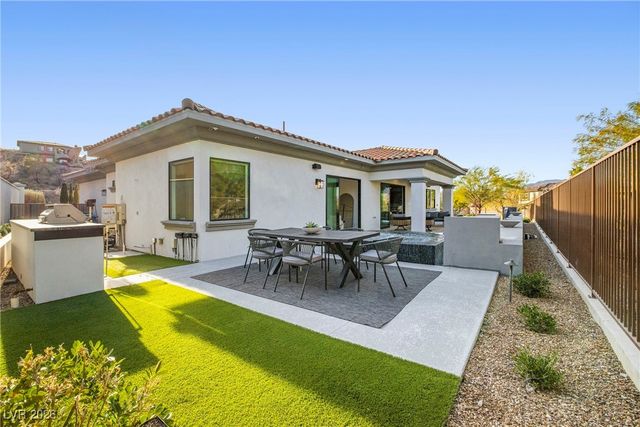 10 Camino La Venta Court, Henderson, NV 89011