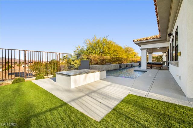 10 Camino La Venta Court, Henderson, NV 89011