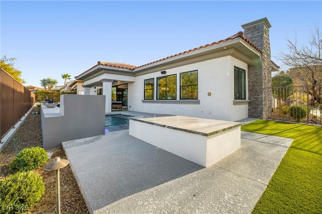 10 Camino La Venta Court, Henderson, NV 89011