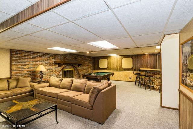 43389 N Oakcrest Lane N, Zion, IL 60099