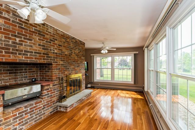 43389 N Oakcrest Lane N, Zion, IL 60099