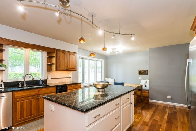 43389 N Oakcrest Lane N, Zion, IL 60099