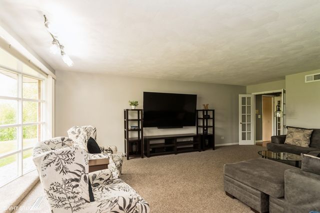 43389 N Oakcrest Lane N, Zion, IL 60099
