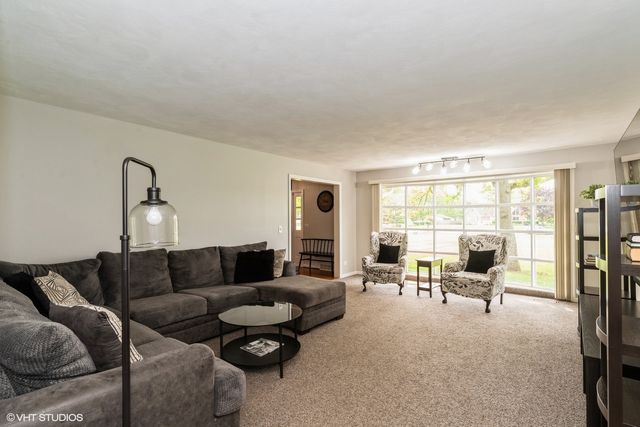 43389 N Oakcrest Lane N, Zion, IL 60099