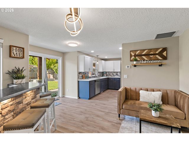 1492 HUNTER Ave N, Keizer, OR 97303