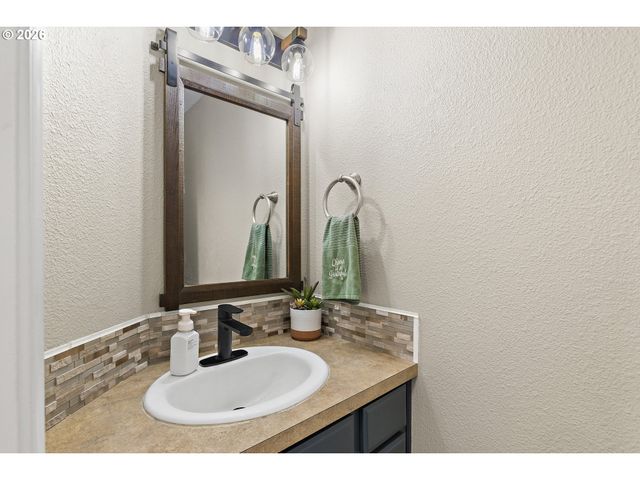 1492 HUNTER Ave N, Keizer, OR 97303