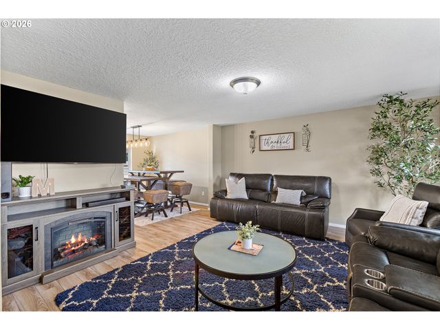 1492 HUNTER Ave N, Keizer, OR 97303