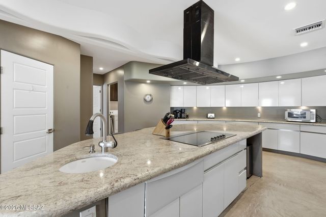 3560 N Pantano Road, Tucson, AZ 85750