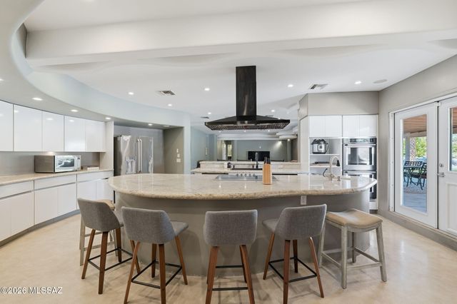 3560 N Pantano Road, Tucson, AZ 85750