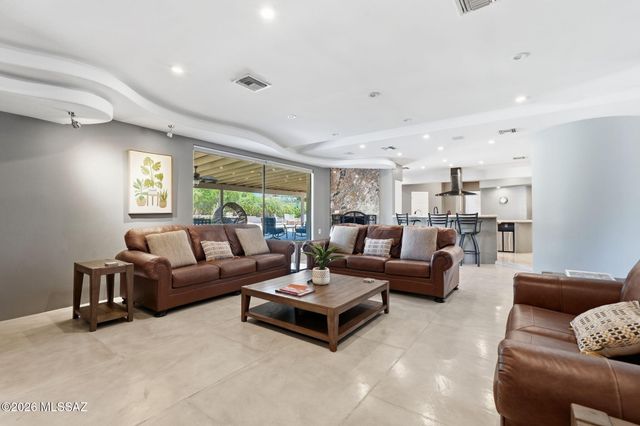 3560 N Pantano Road, Tucson, AZ 85750