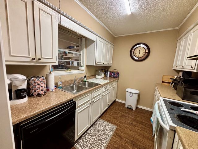 135 1ST Street SE, Detroit, TX 75436