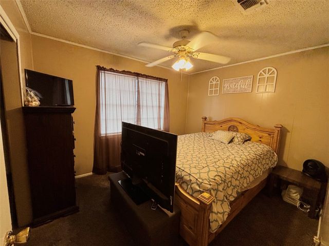 135 1ST Street SE, Detroit, TX 75436