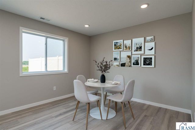 3204 Scotch Lane, Mankato, MN 56001