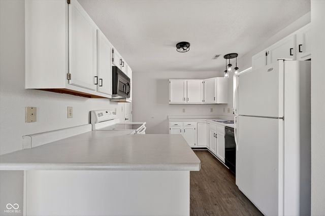 613 Woodfield Circle, Avon, IN 46123