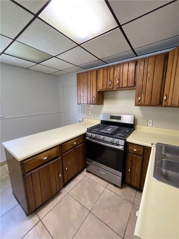 1367 Montezuma St, Lincoln Larimer, PA 15206