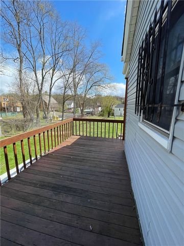 1367 Montezuma St, Lincoln Larimer, PA 15206