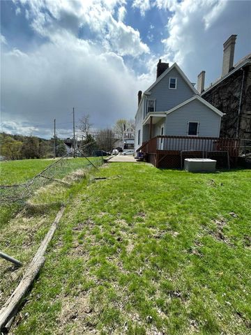 1367 Montezuma St, Lincoln Larimer, PA 15206