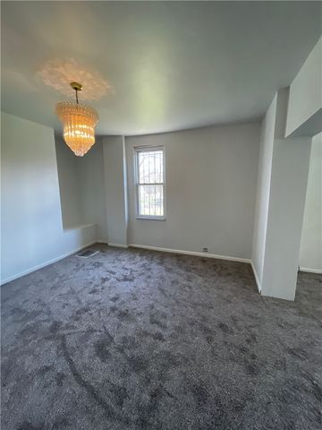 1367 Montezuma St, Lincoln Larimer, PA 15206