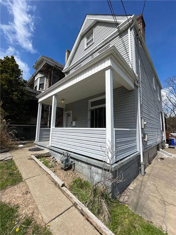 1367 Montezuma St, Lincoln Larimer, PA 15206