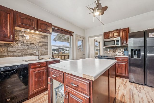 200 LIBERTY AVE, Washington Twp, PA 15012