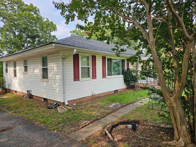 7427 Gravely Court, Spartanburg, SC 29303