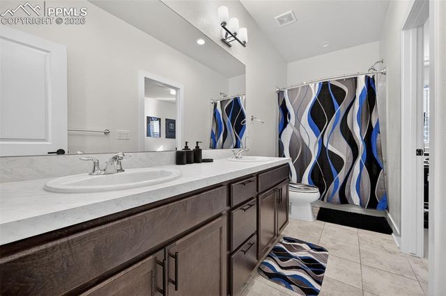 6810 S Valleyhead Court, Aurora, CO 80016