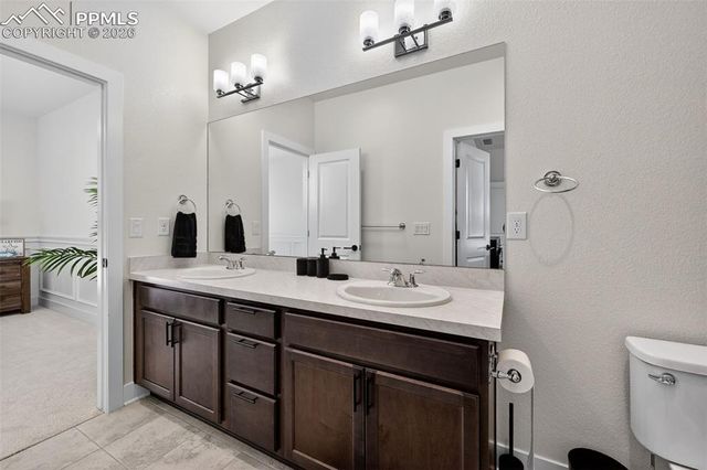 6810 S Valleyhead Court, Aurora, CO 80016